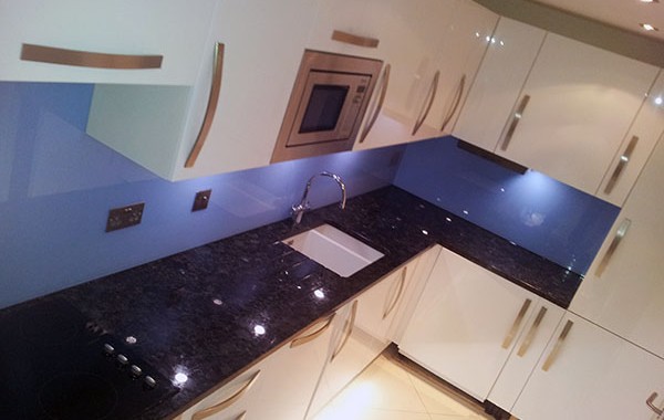 Granite kitchen worktops and glass splashbacks in Euston